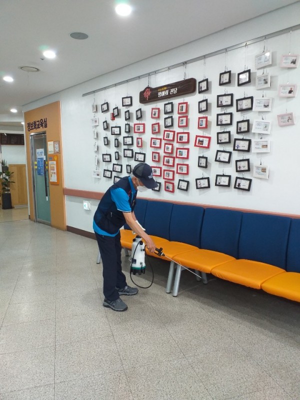 소하노인종합복지관의 해충들은 안녕~ 살충제 소독! 방역방역